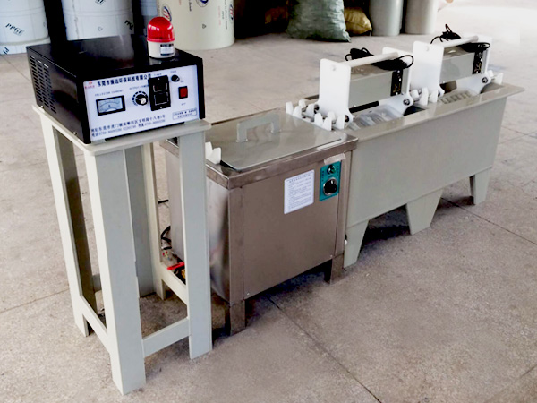 超聲波滾鎳清洗機(jī) 超聲波滾鎳清洗機(jī)